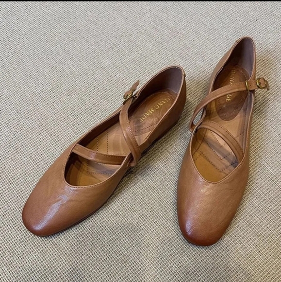 Round Toe Flats Slip-Ons - Picture 1 of 4